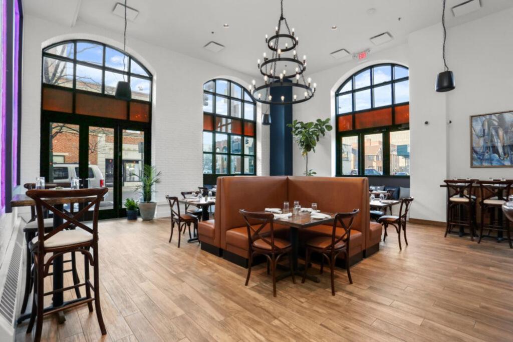 斯坦福德市中心万怡酒店 外观 照片
